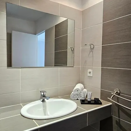 Апартаменты T2 Dolce & B3 Avec Piscine Проприано